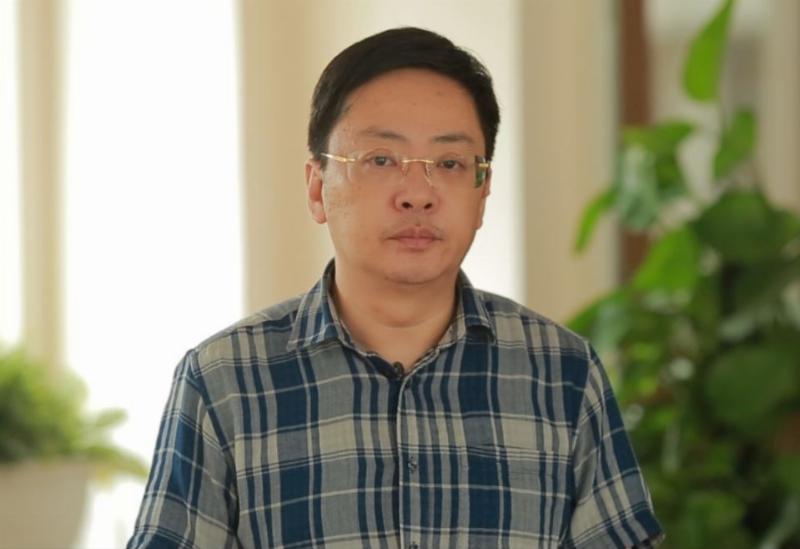 Hình ảnh minh họa nhãn năng lượng tiết kiệm điện của Việt Nam với số sao (từ 1 đến 5) trên nền các thiết bị gia dụng.