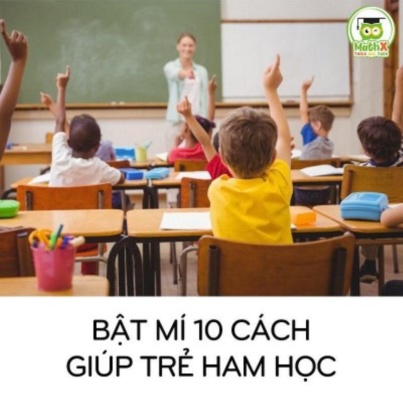 Một người cha đang ngồi cùng con trai lớp 3 ôn bài tiếng Anh tại bàn học, cả hai đều tập trung và thể hiện sự gắn kết trong học tập tiếng Anh lớp 3