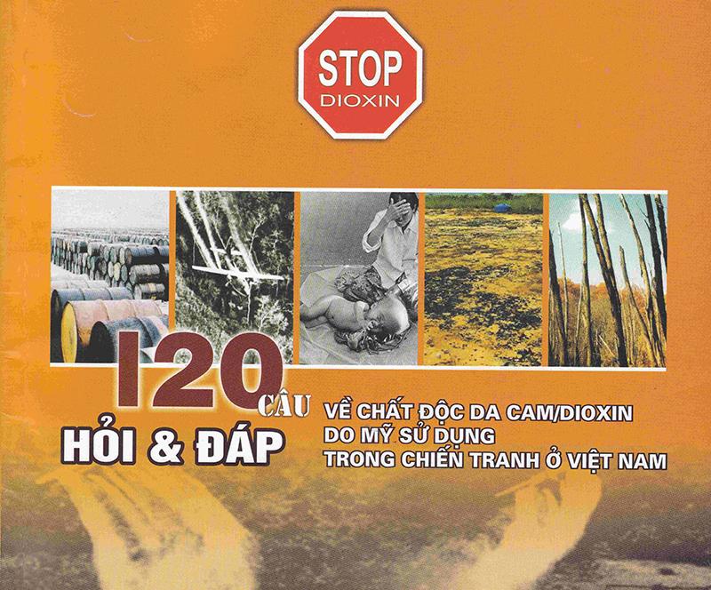 Hình ảnh so sánh diện tích 1 hecta với kích thước của một sân bóng đá tiêu chuẩn, giúp người đọc dễ hình dung hơn về quy mô