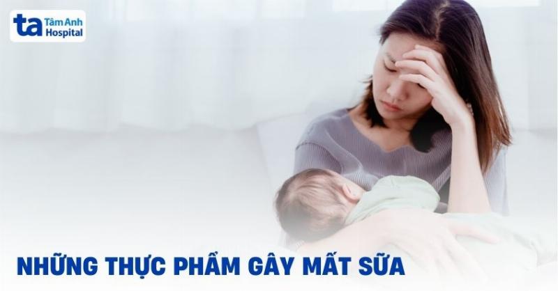 Các loại rau họ cải như bắp cải, súp lơ xanh, súp lơ trắng có thể gây đầy hơi cho mẹ và bé bú mẹ